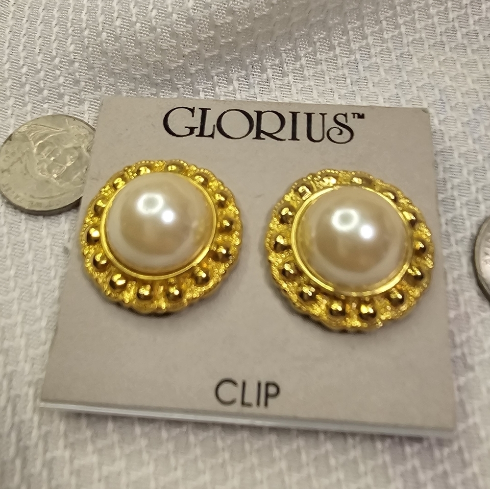Earrings - Picture 3 of 5